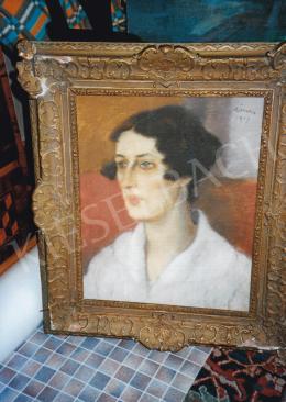 Rippl-Rónai József - Női portré, pasztell, papír, Jelezve jobbra fent: Rónai 1919, Fotó: Kieselbach Tamás
